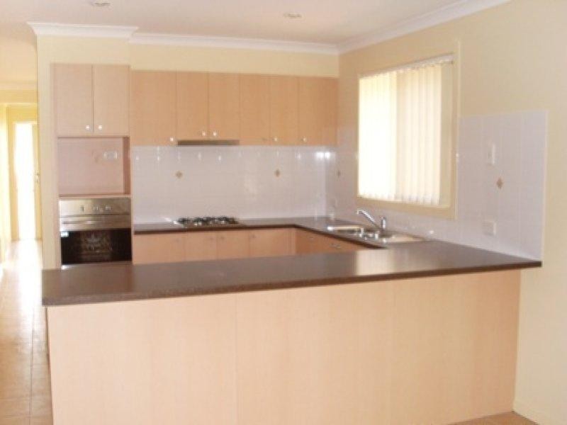 32 Pepper tree  Dr, Holmview QLD 4207