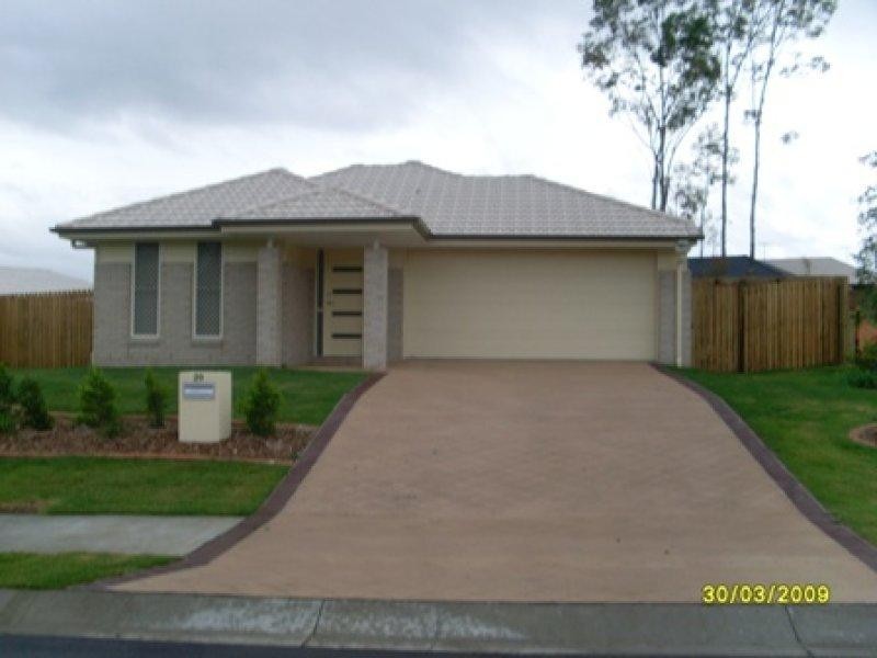 20 Shaun St, Redbank Plains QLD 4301