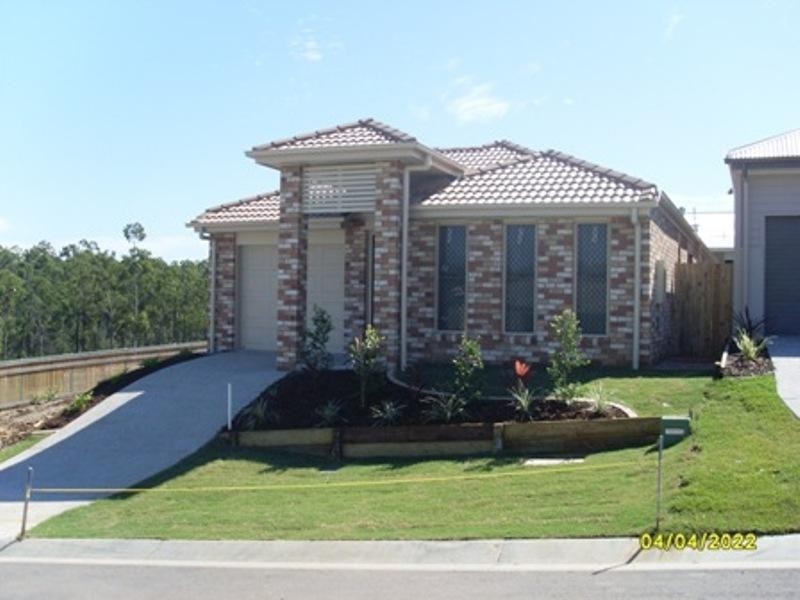 8 Barrington St, Springfield Lakes QLD 4300