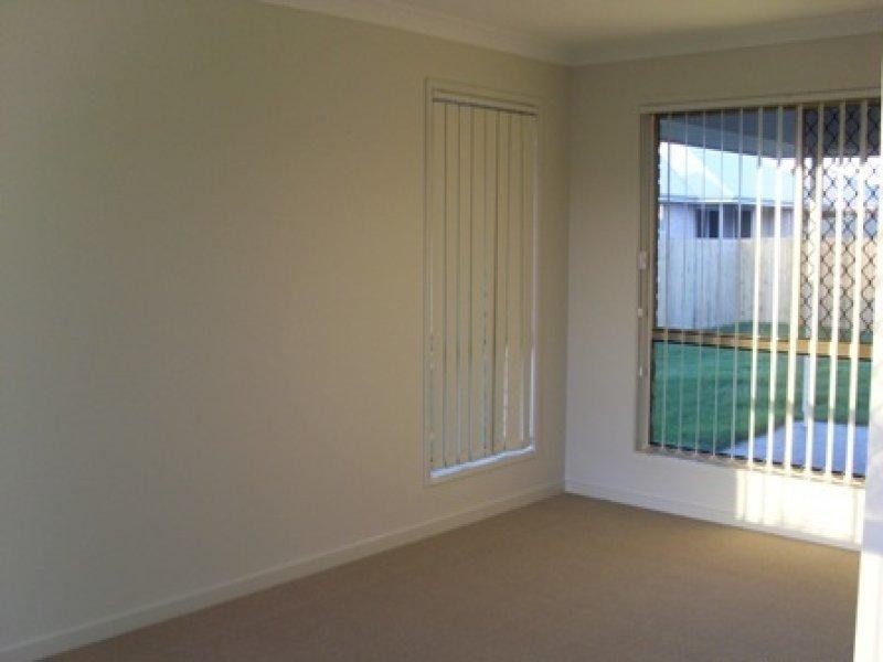 13 Sandpiper Cct, Eagleby QLD 4207