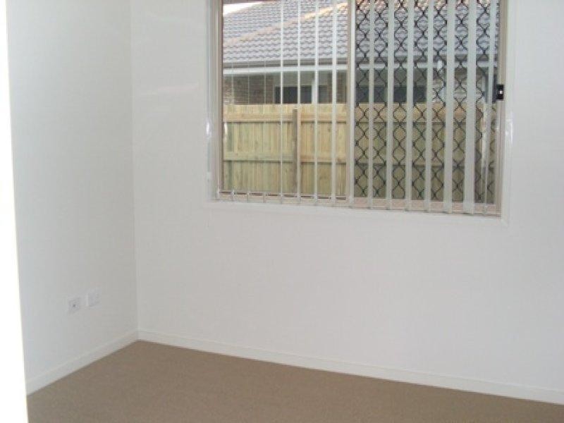 13 Sandpiper Cct, Eagleby QLD 4207