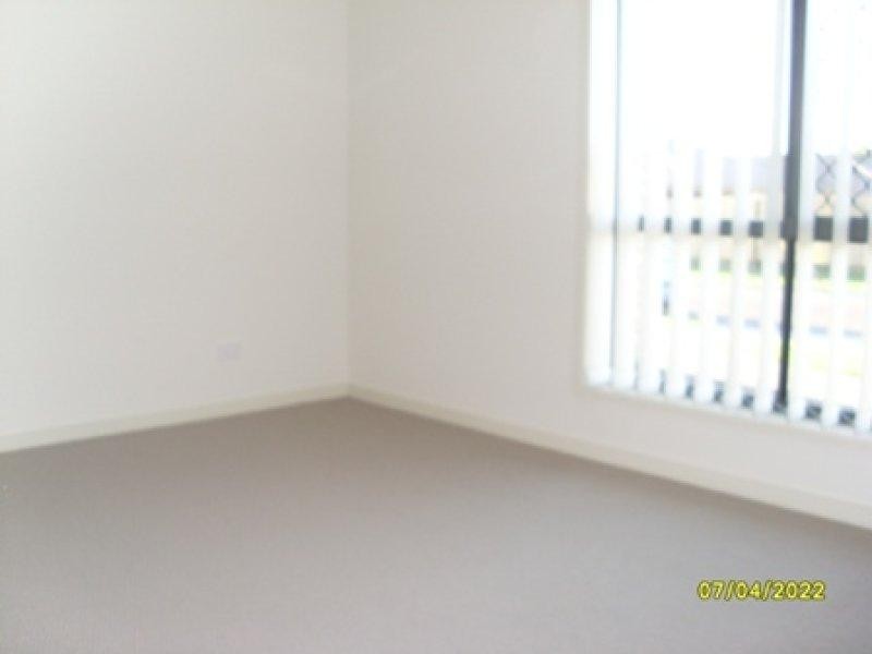 2 Sandpiper  Cct, Eagleby QLD 4207