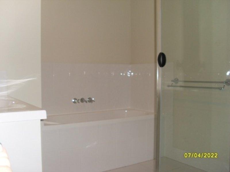 2 Sandpiper  Cct, Eagleby QLD 4207