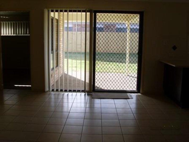 3 Kite Cres, Eagleby QLD 4207