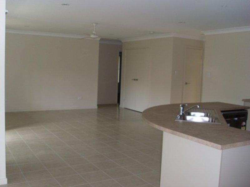 11 Sandpiper  Cct, Eagleby QLD 4207