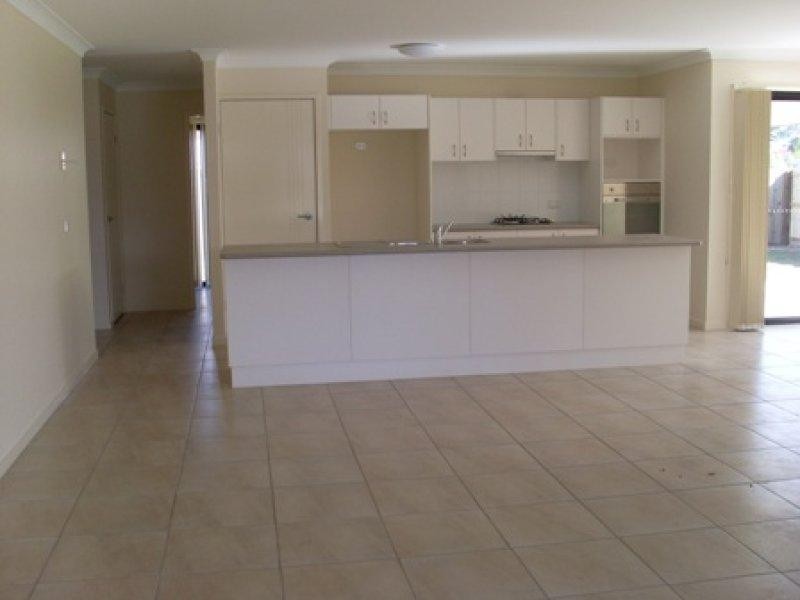 16 Sandpiper Clt, Eagleby QLD 4207