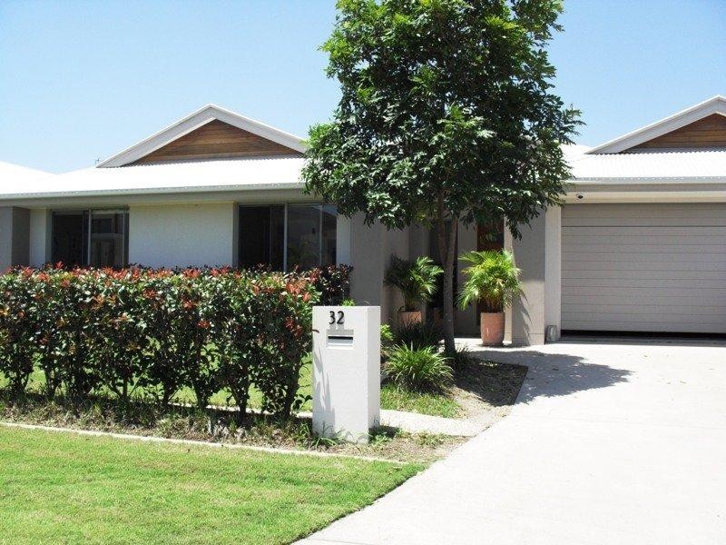 32 Southaven Drive Dr, Helensvale QLD 4212
