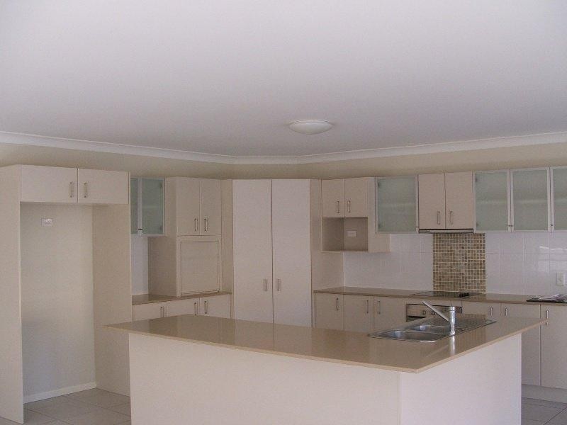 32 Southaven Drive Dr, Helensvale QLD 4212