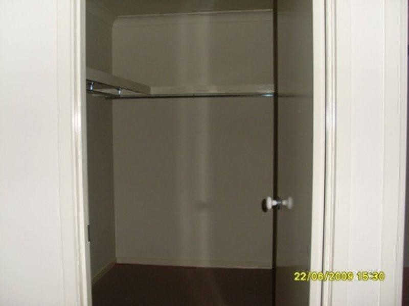 4 Starling  St, Eagleby QLD 4207