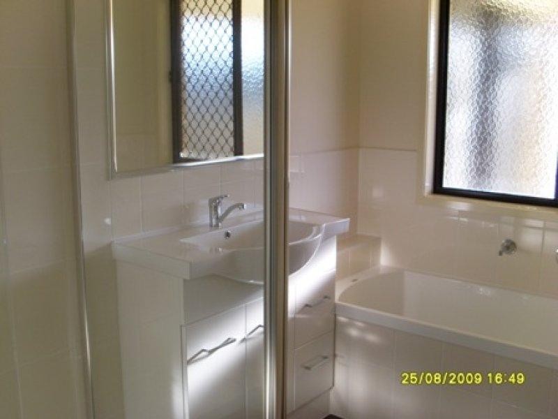 35 Tindle St, Redbank Plains QLD 4301