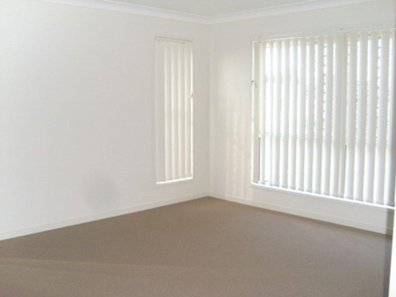 10 Sandpiper  Cct, Eagleby QLD 4207