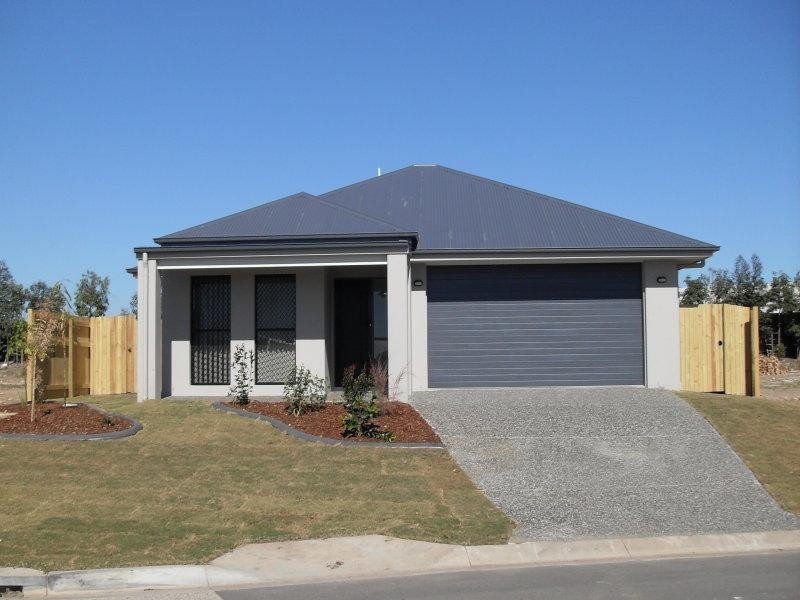24 Freeman  St, North Lakes QLD 4509