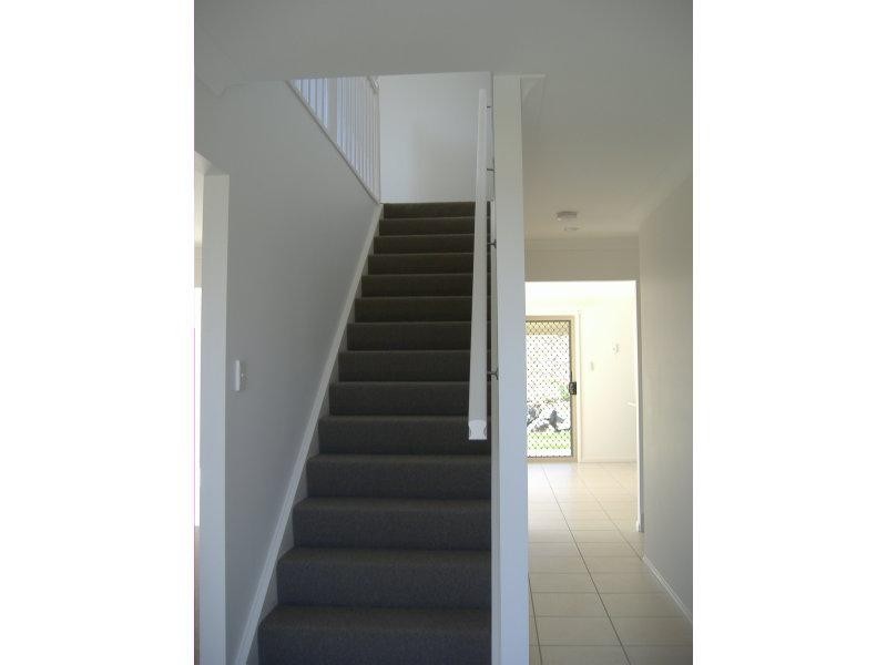 30 Wellers St, Pacific Pines QLD 4211