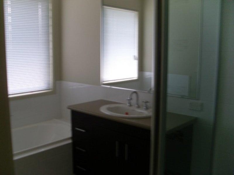 25 Siffleet St, Bellbird Park QLD 4300