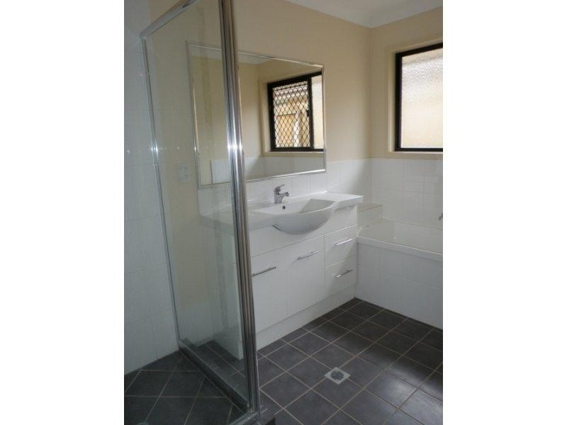 16 Castlewellan Cct, Warner QLD 4500