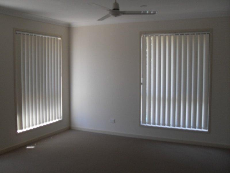 31 Castlewellan  Cct, Warner QLD 4500