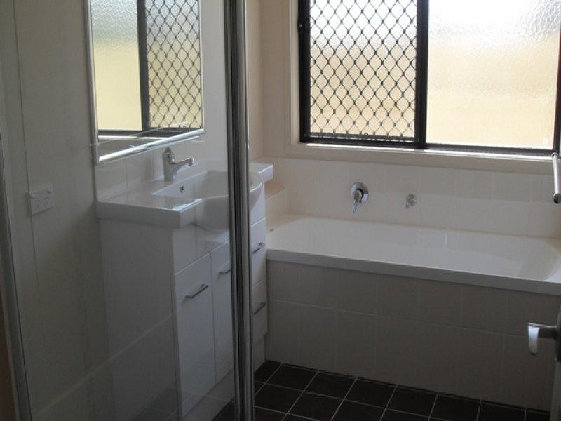 46 Castlewellan  Cct, Warner QLD 4500