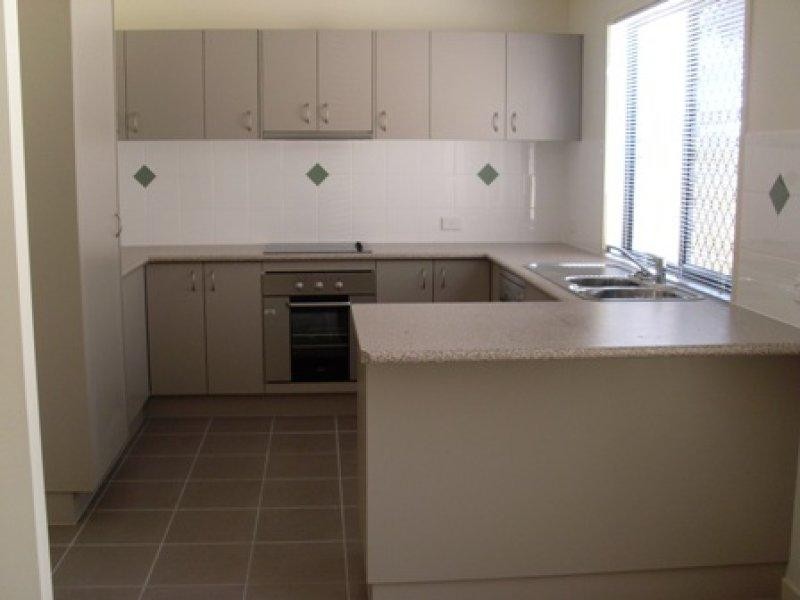 21 Shaun St, Redbank Plains QLD 4301