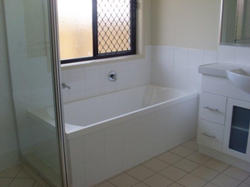 21 Shaun St, Redbank Plains QLD 4301