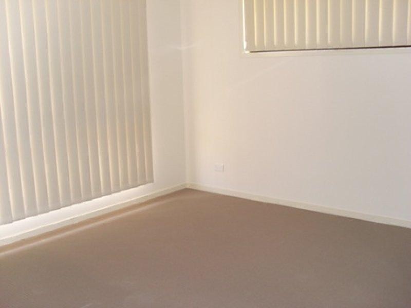 21 Shaun St, Redbank Plains QLD 4301