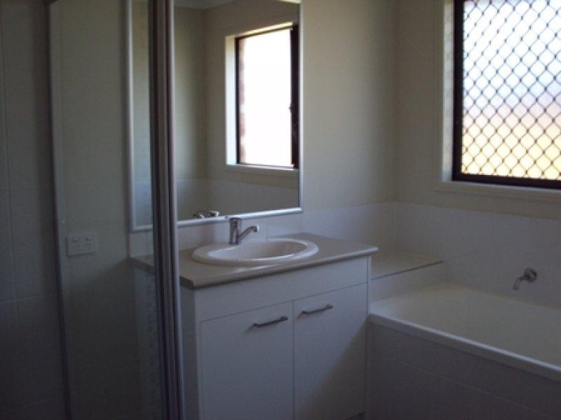 101 Tindle St, Redbank Plains QLD 4301