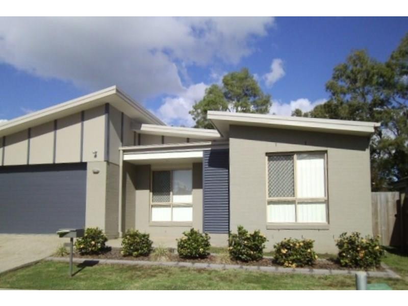 8C Shepherd St, Brighton QLD 4017