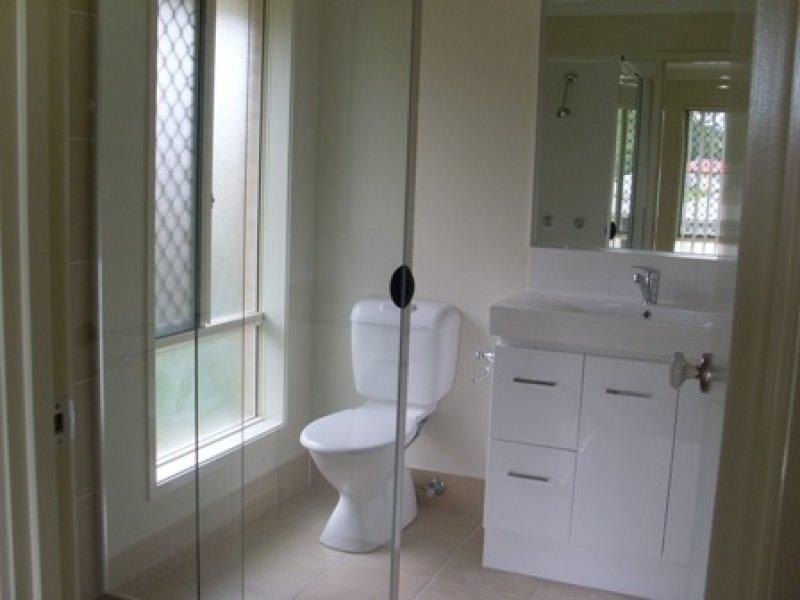 4 Peggy  Cres, Redbank Plains QLD 4301