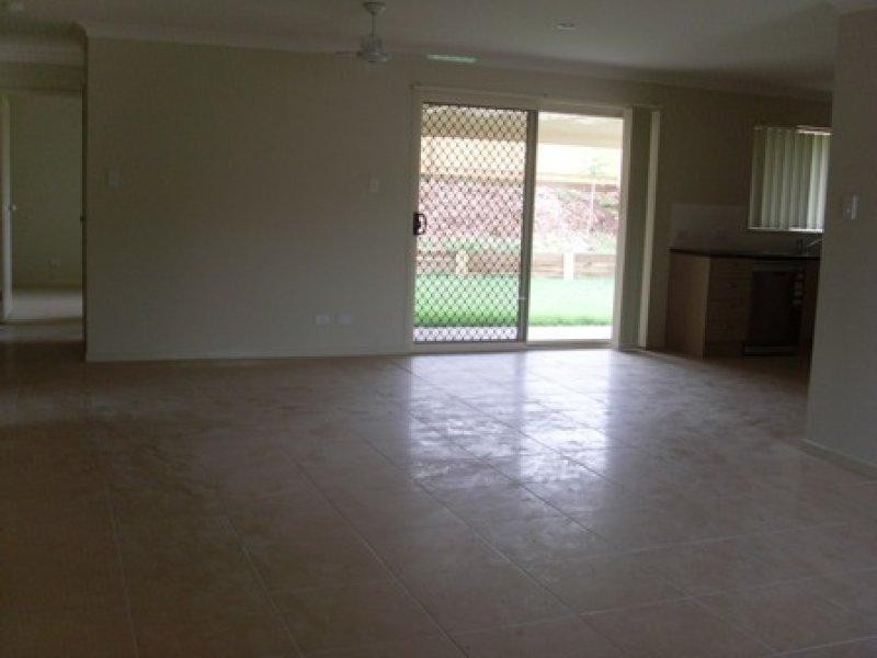 4 Peggy  Cres, Redbank Plains QLD 4301