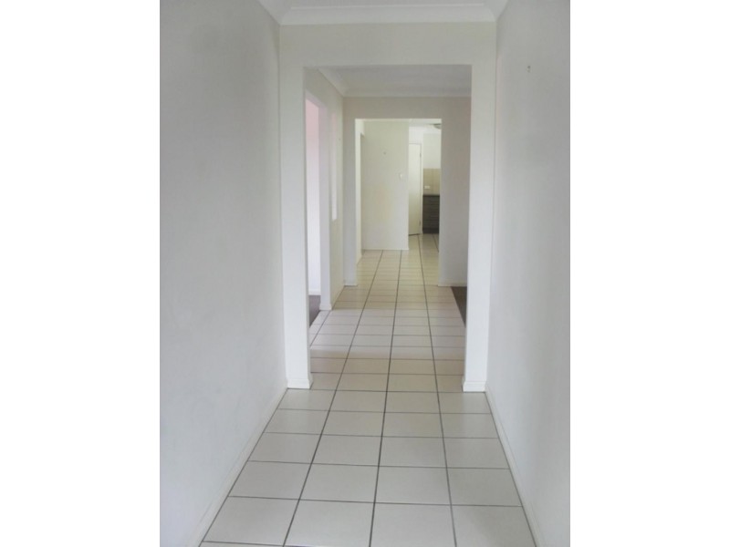 10 Ainsworth St, Pacific Pines QLD 4211