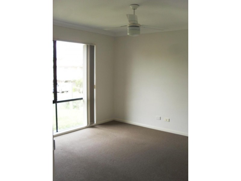 10 Ainsworth St, Pacific Pines QLD 4211