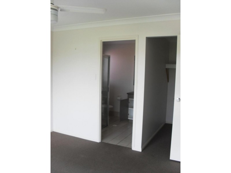 10 Ainsworth St, Pacific Pines QLD 4211