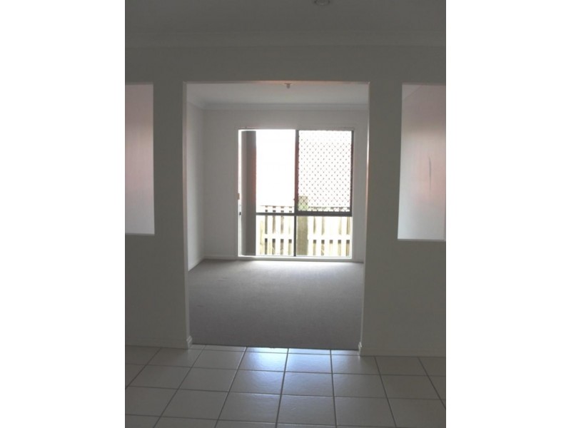 10 Ainsworth St, Pacific Pines QLD 4211