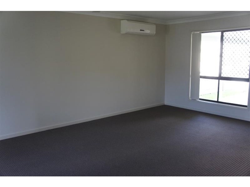 3 Barradeen Cct, Pacific Pines QLD 4211