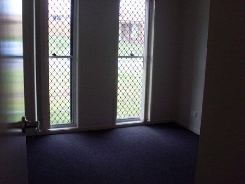 1 Peggy Cres, Redbank Plains QLD 4301