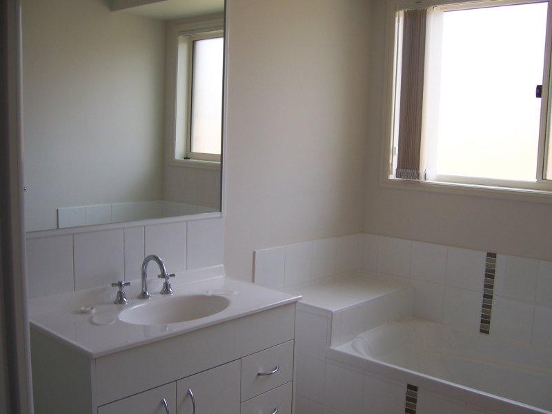 26 Darryl St, Loganlea QLD 4131