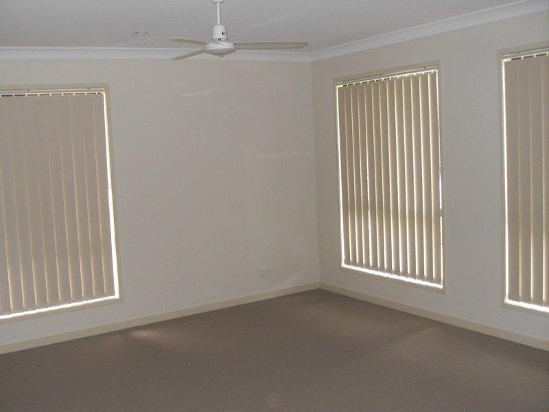 44 Castlewellan  Cct, Warner QLD 4500