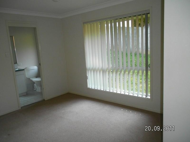 4 Burnier Ct, Shailer Park QLD 4128