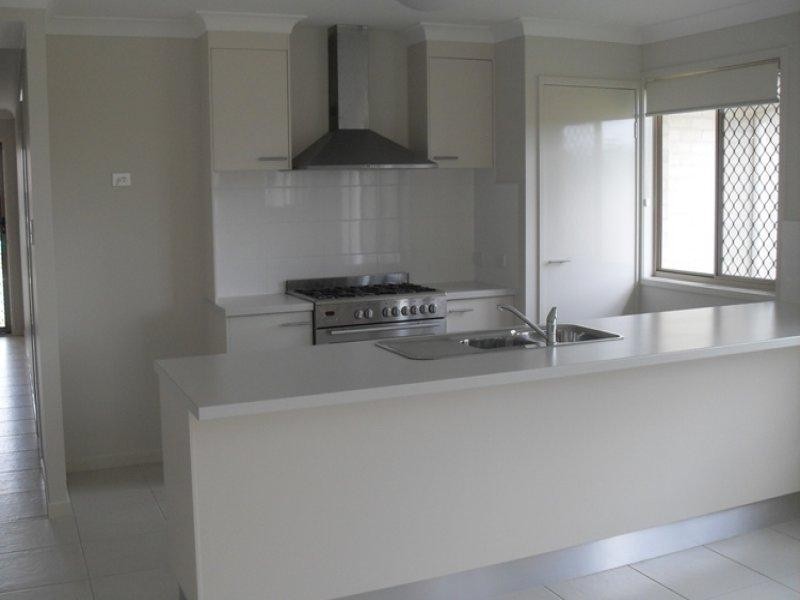 28 Pallas  Pde, Warner QLD 4500