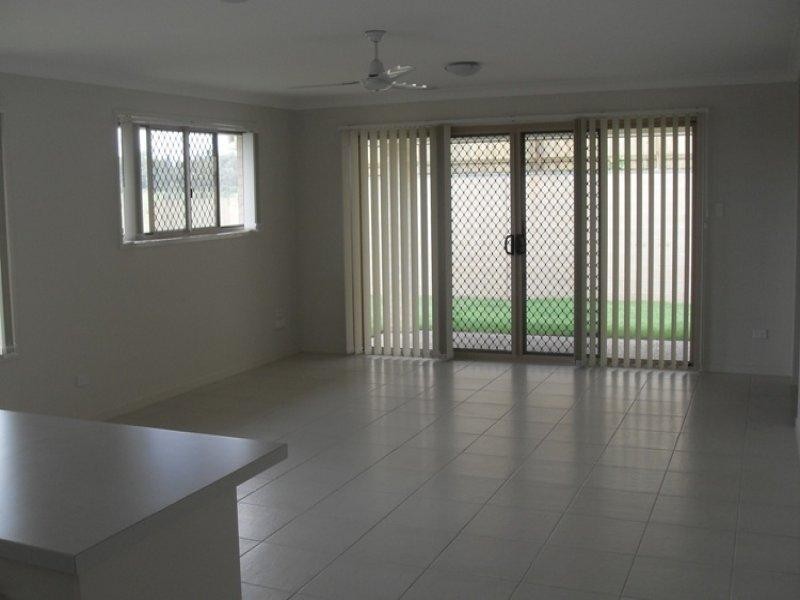 28 Pallas  Pde, Warner QLD 4500