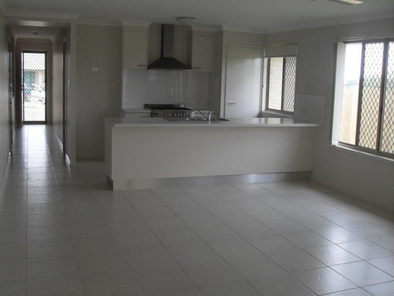 28 Pallas  Pde, Warner QLD 4500