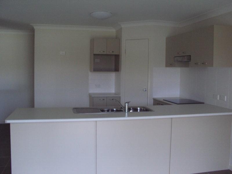 16 Dillon Ave, Augustine Heights QLD 4300