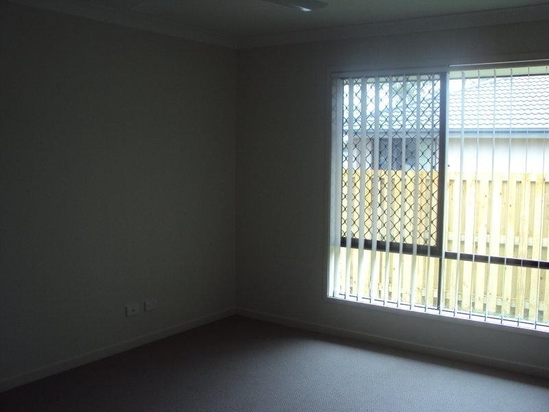 16 Dillon Ave, Augustine Heights QLD 4300
