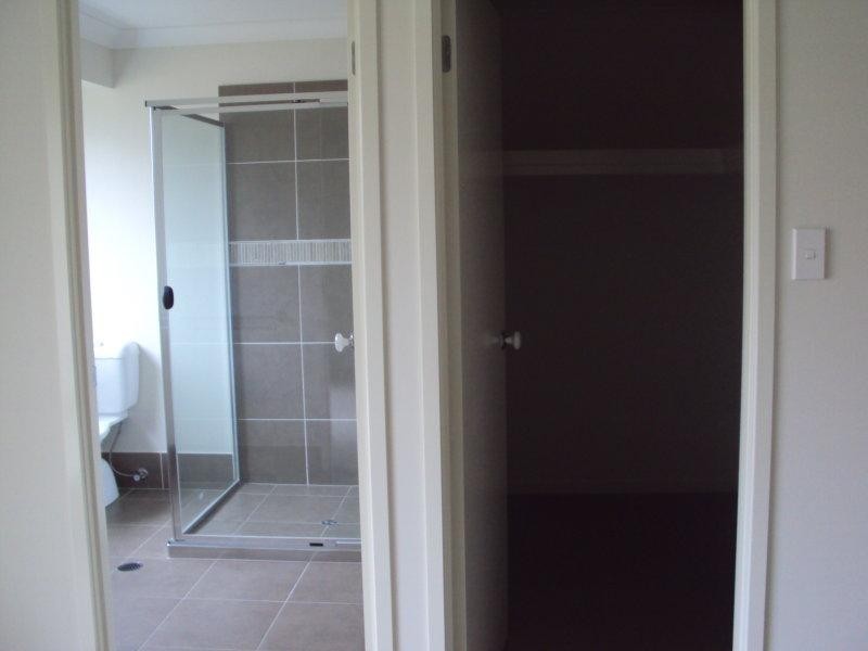 16 Dillon Ave, Augustine Heights QLD 4300