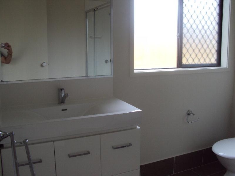 16 Dillon Ave, Augustine Heights QLD 4300