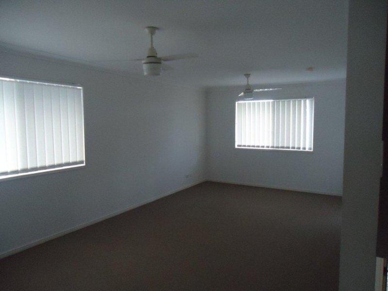 54 McGahey St, Rothwell QLD 4022