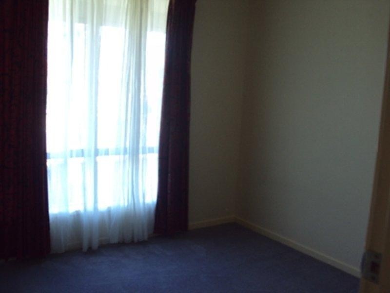 1 Genoa Pl, Collingwood Park QLD 4301