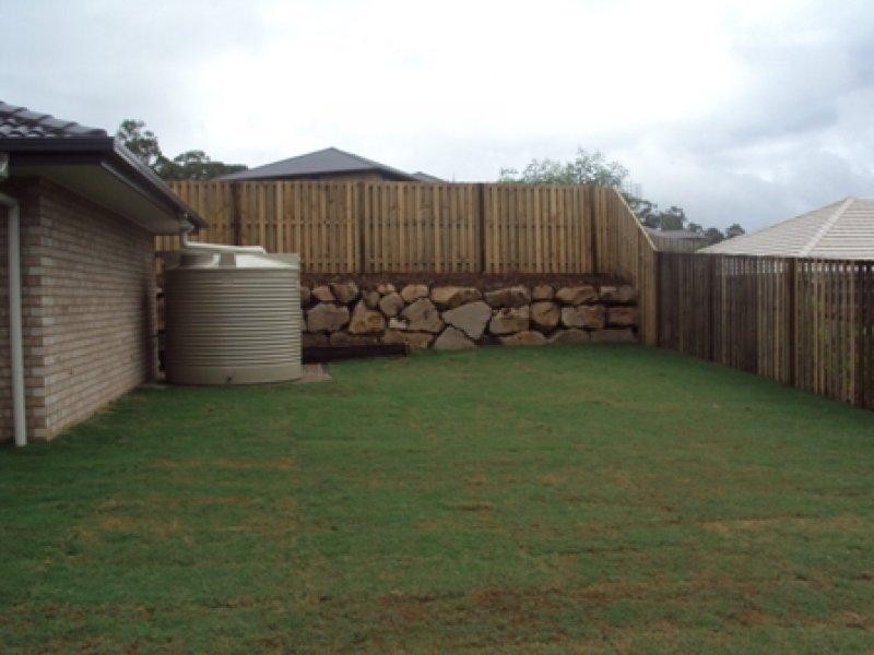 16 O’Donnell  St, Augustine Heights QLD 4300