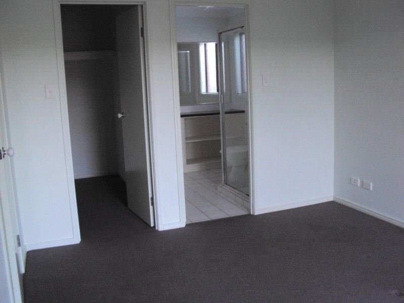 44 Griffen St, Crestmead QLD 4132
