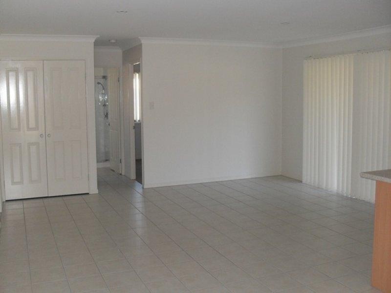 4 Charles  Ct, Joyner QLD 4500