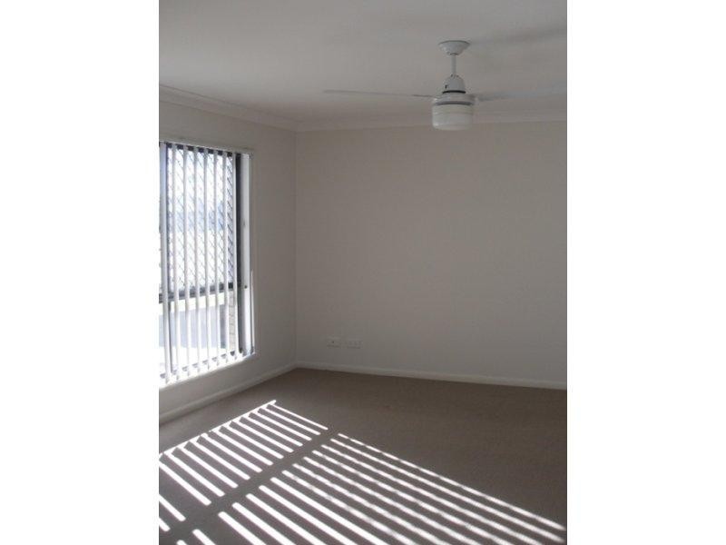 4 Charles  Ct, Joyner QLD 4500